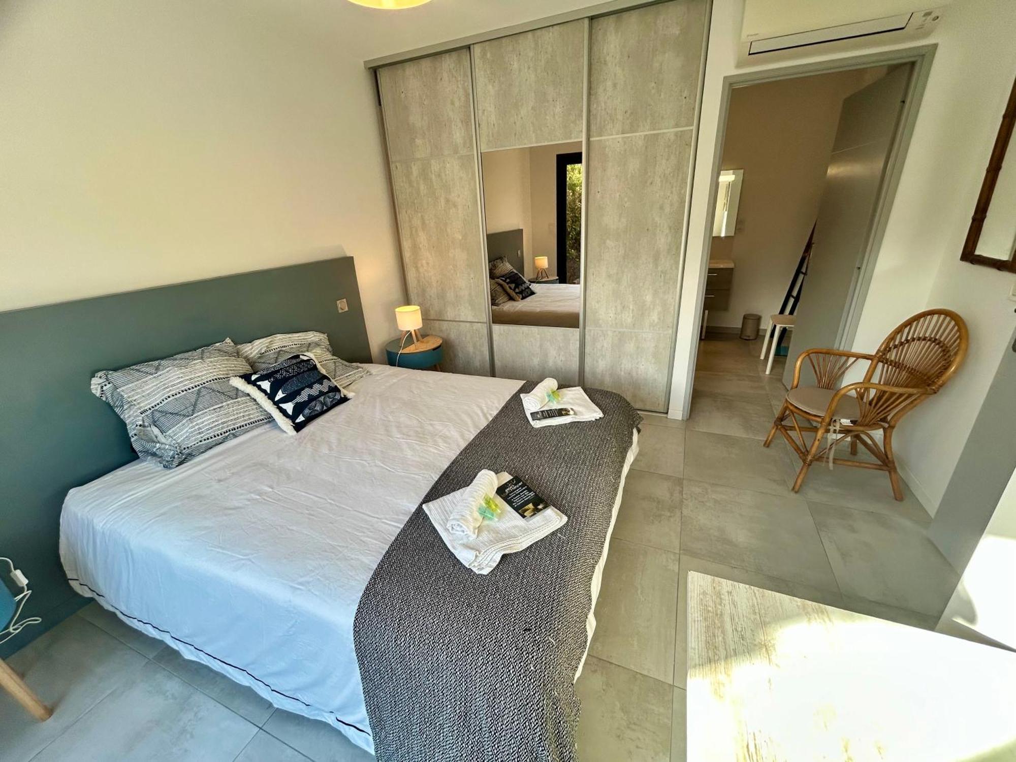 Luxe Le Levant Apartment